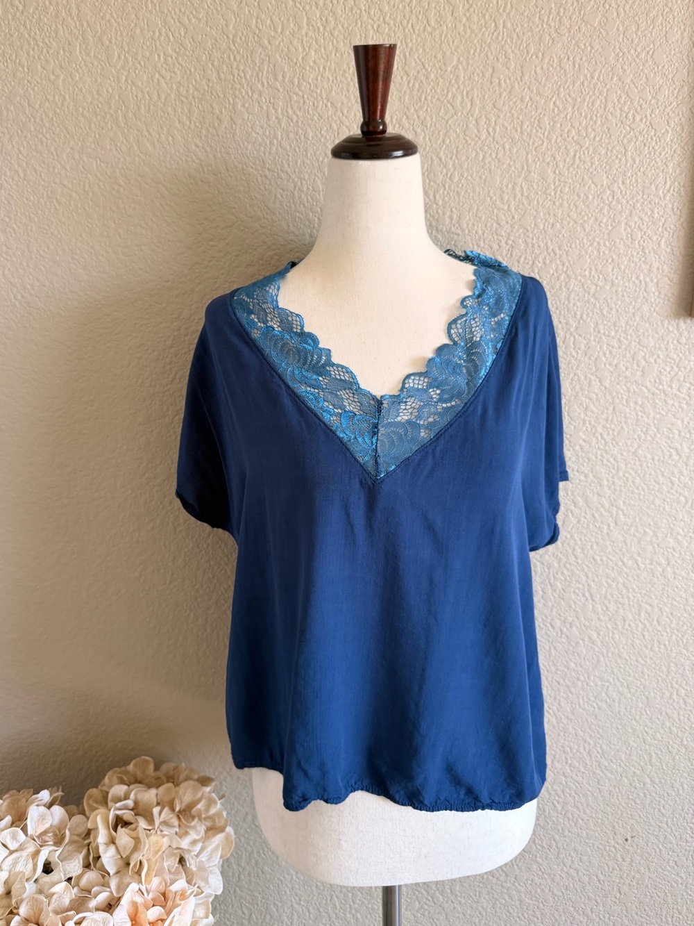 SHEIN Blue Short-Sleeve V-Neck Lace Trim Top